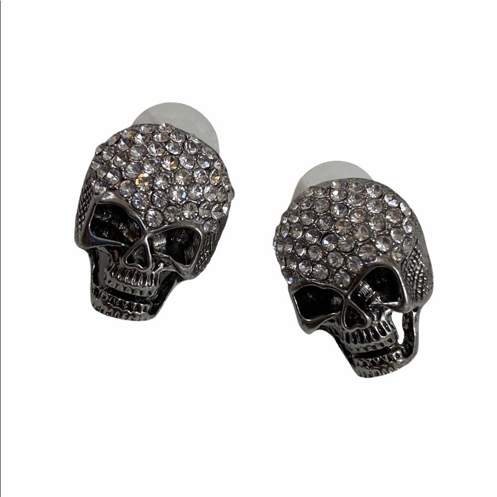New! Rhinestone Skull Stud Earrings